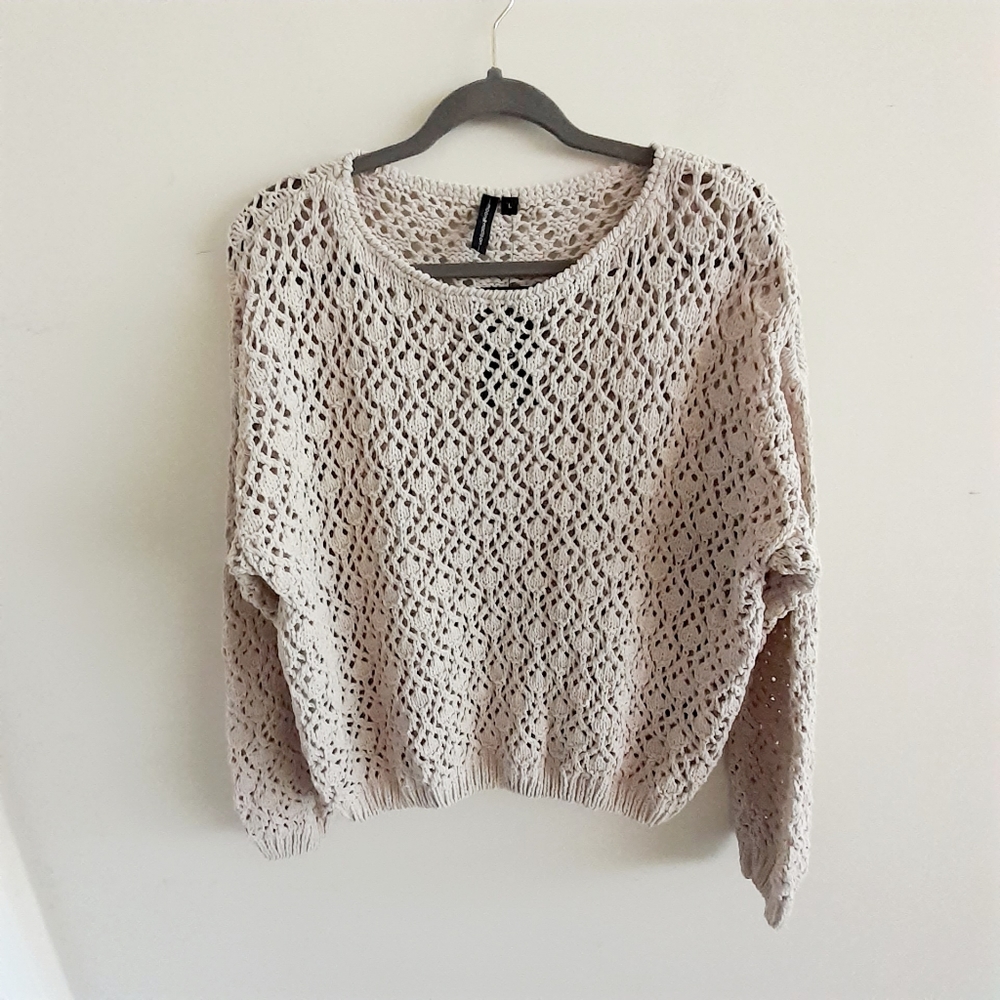 Moon & Madison Crochet Like Top